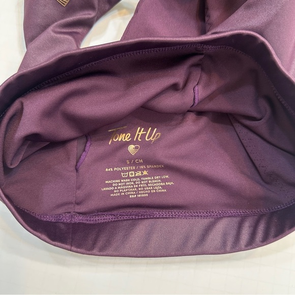 Purple Sleeveless Crop Top and Leggings Set Size Small - Picture 11 of 13